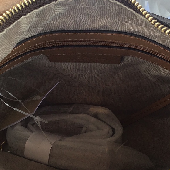 Michael Kors Medium shoulder Bag - Picture 6 of 8